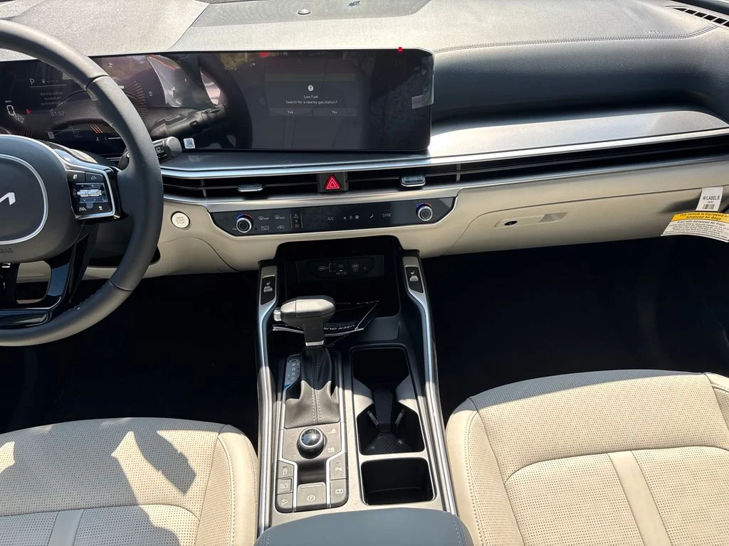 2025 Kia Sorento S - Photo 24
