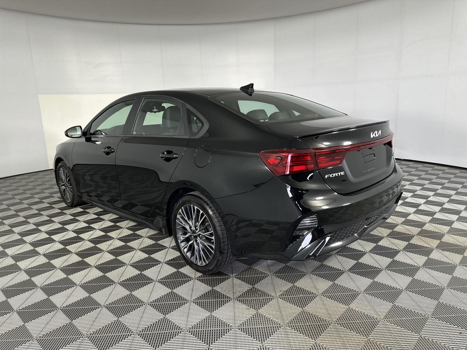 Used 2024 Aurora Black Pearl Kia GT-Line image 17