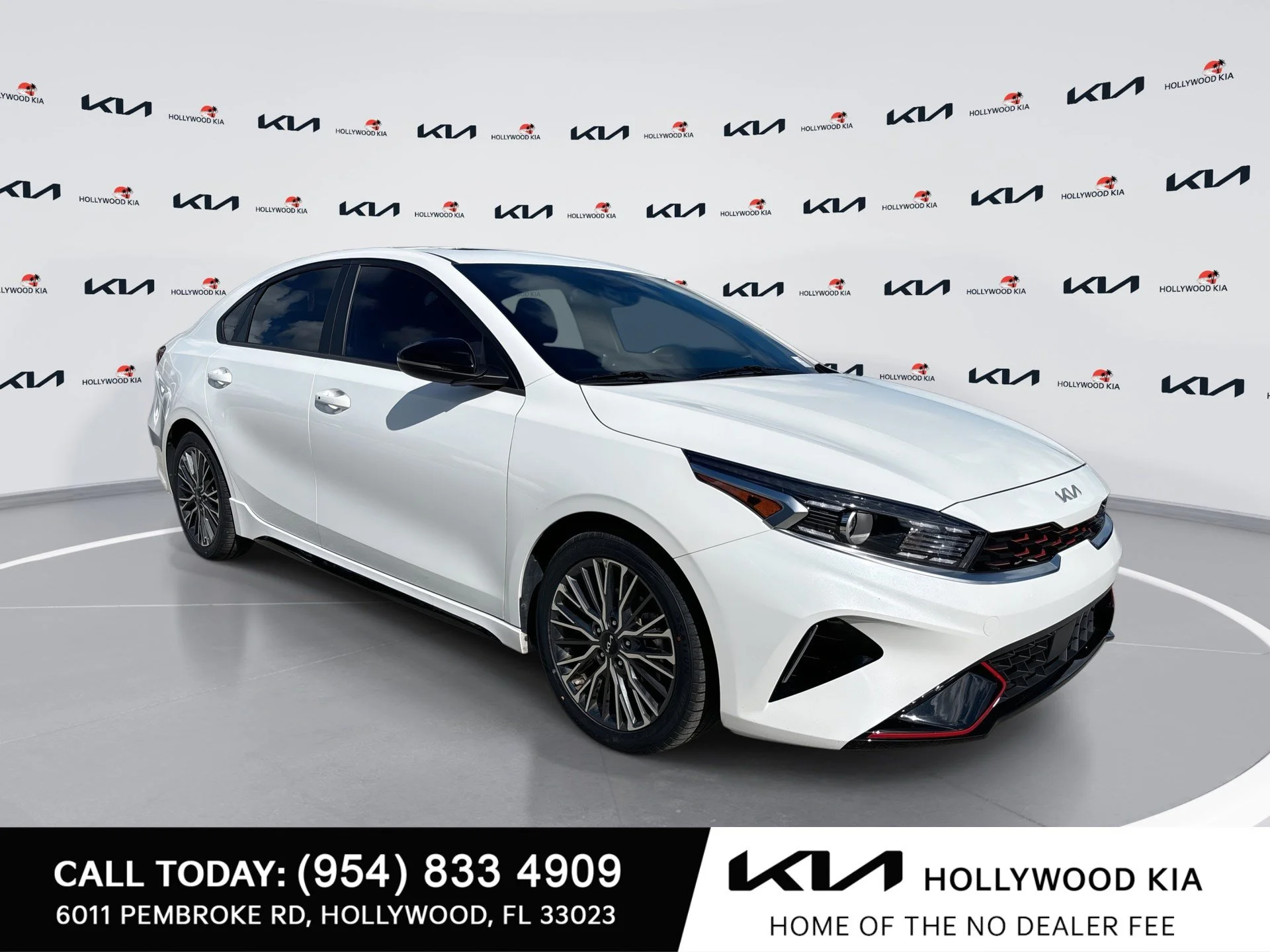 Used 2024 Snow White Pearl Kia GT-Line image 1