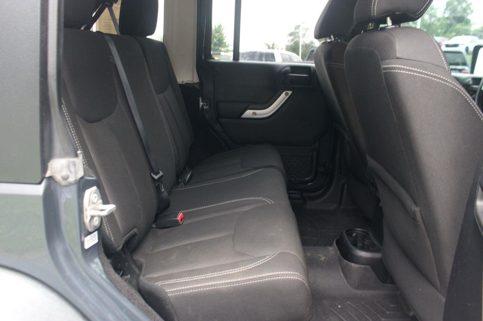 Used 2016 Black Jeep Rubicon image 33