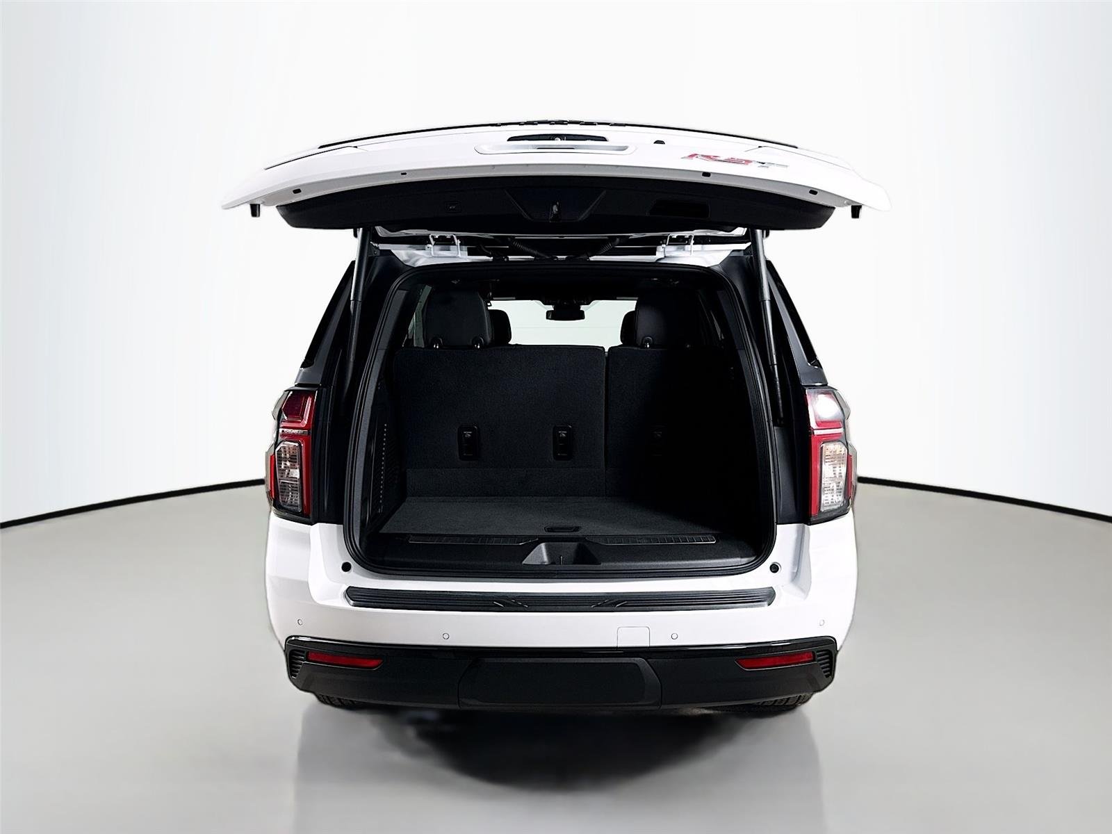 Used 2024 Summit White Chevrolet RST image 29