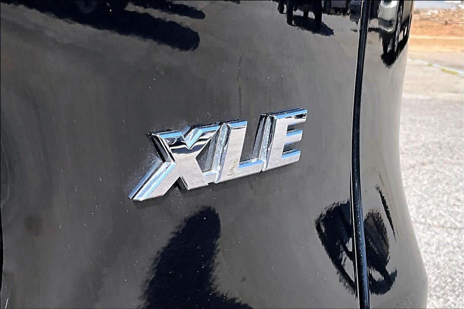 Used 2025 Midnight Black Metallic Toyota XLE image 10