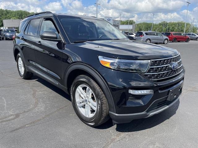 Certified Used 2023 Agate Black Metallic Ford XLT image 39