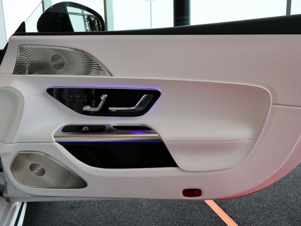 New 2026 MANUFAKTUR moonlight white magno (White Ambiance) Mercedes-Benz Maybach SL 680 image 77