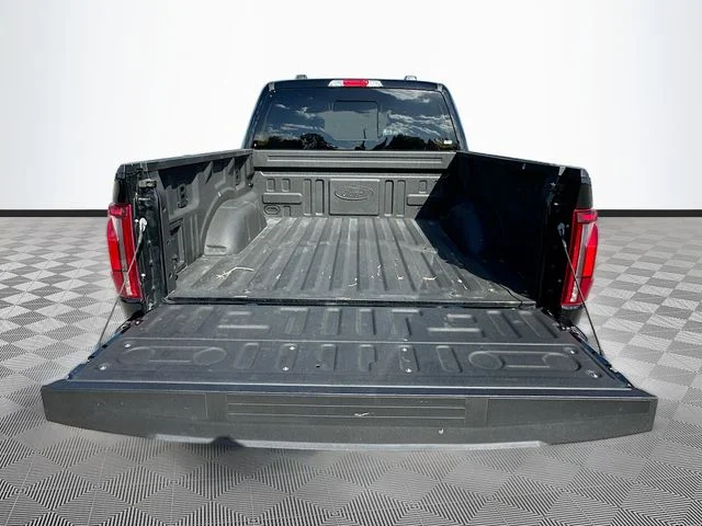 Used 2025 Black Ford Lariat image 26