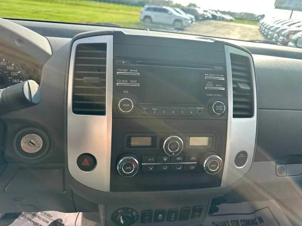 Used 2014 White Nissan SV image 18