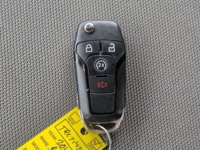 Used 2019 Blue Ford XLT image 30
