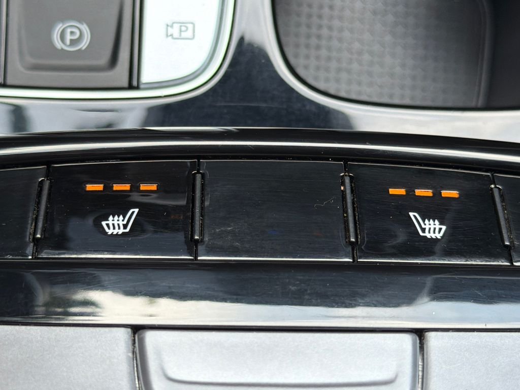 Used 2022 Gray Hyundai SEL image 30