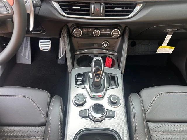 2025 Alfa Romeo Stelvio Intensa - Photo 16