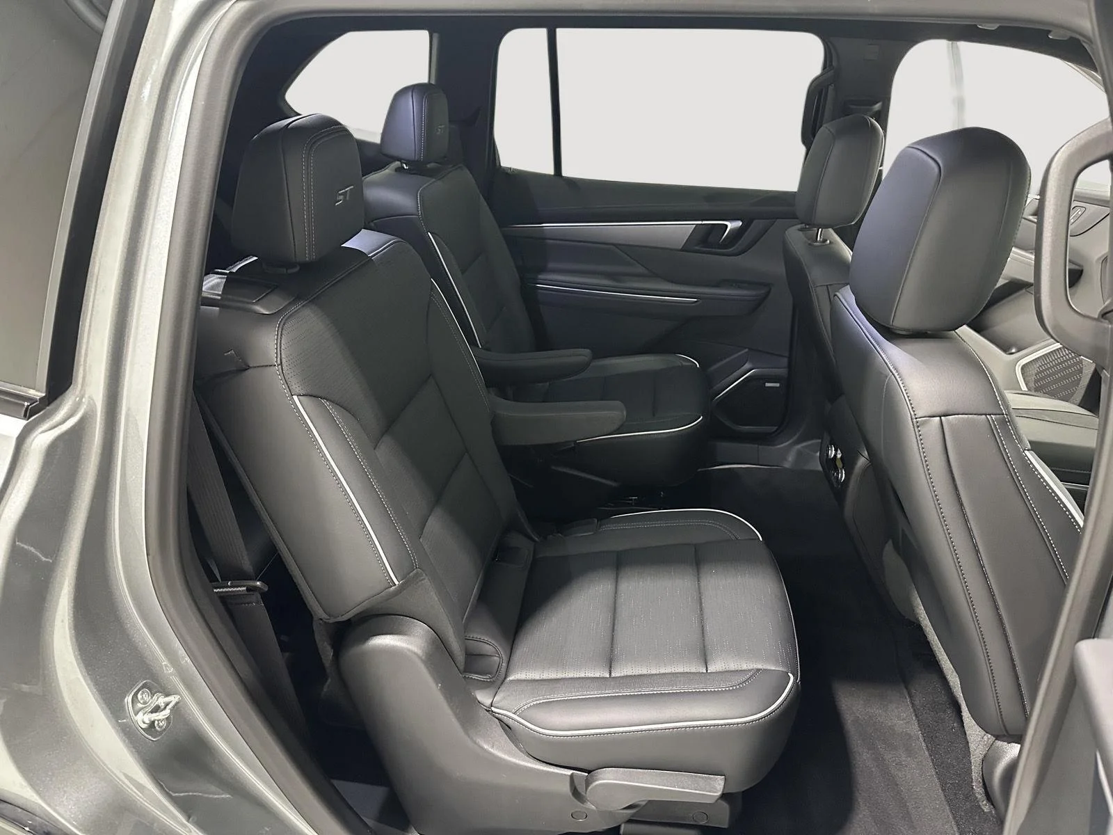 Used 2025 Moonstone Gray Metallic Buick Sport Touring image 25