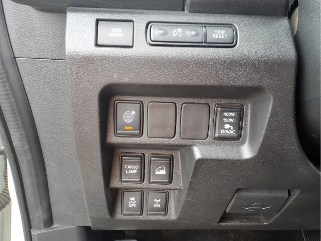 Used 2023 White Nissan Crew Cab PRO-4X 4x4 image 12