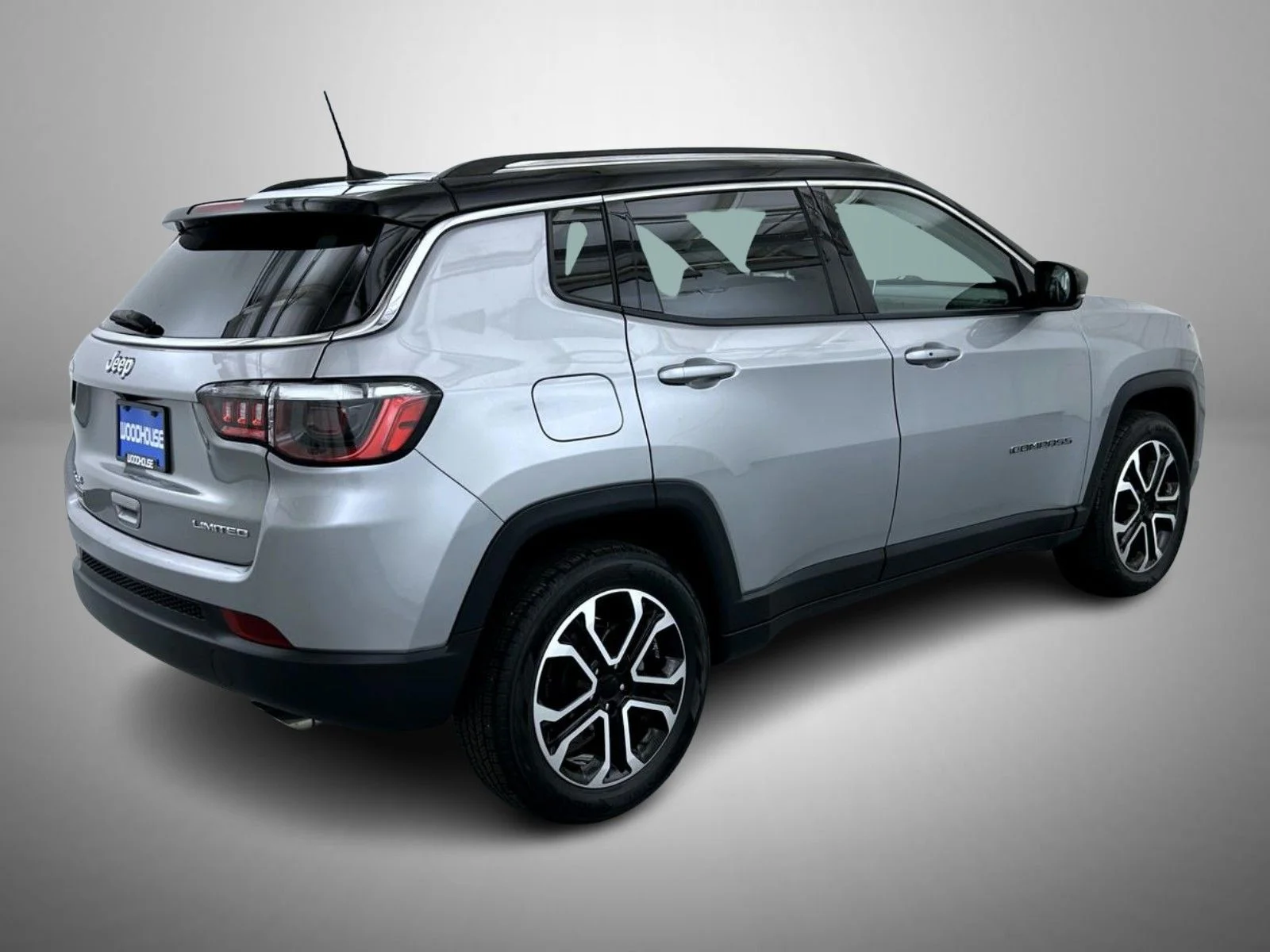 Used 2022 Silver Jeep Limited image 5