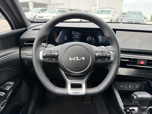 2026 Kia K5 GT - Photo 10