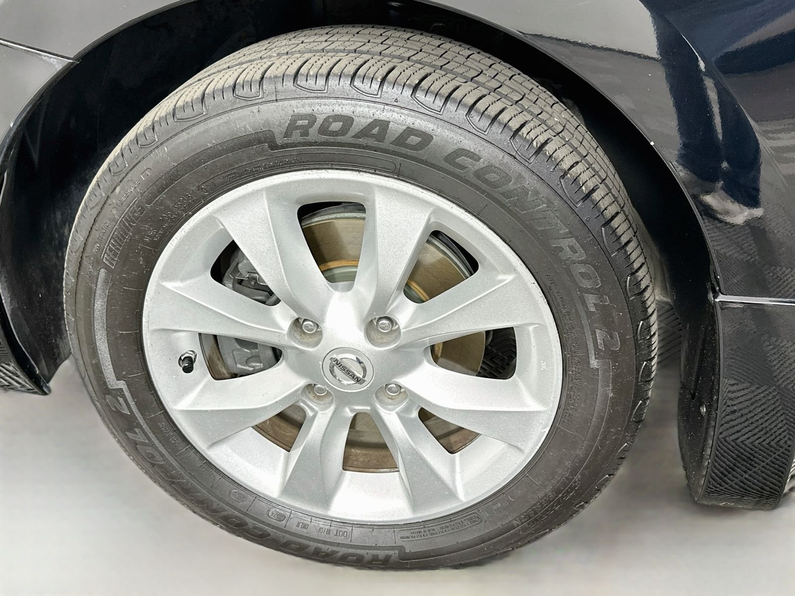 Used 2011 Super Black Metallic Nissan 2.0 SL image 31