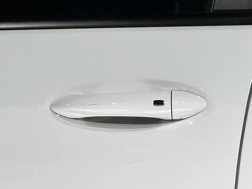 Used 2024 Summit White Chevrolet ACTIV image 17