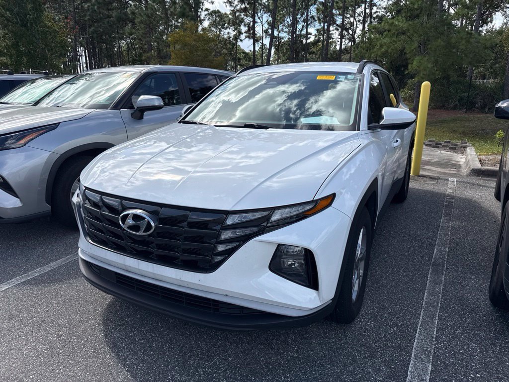 Used 2024 White Hyundai SEL image 2