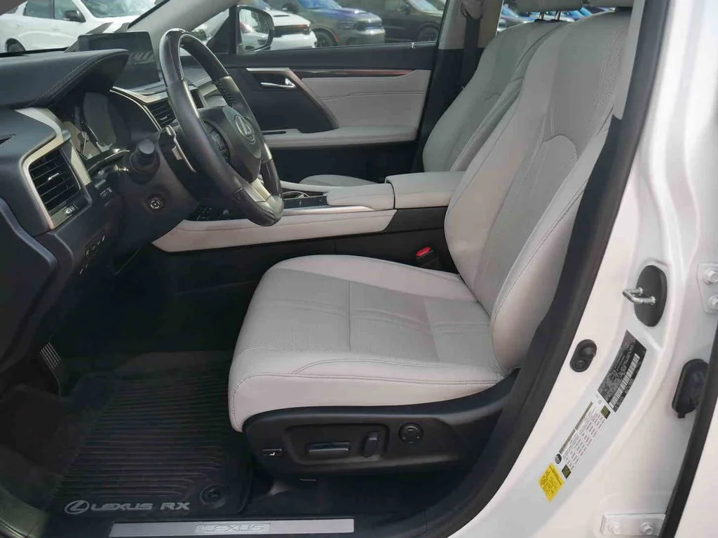 Used 2022 White Lexus 450h image 28