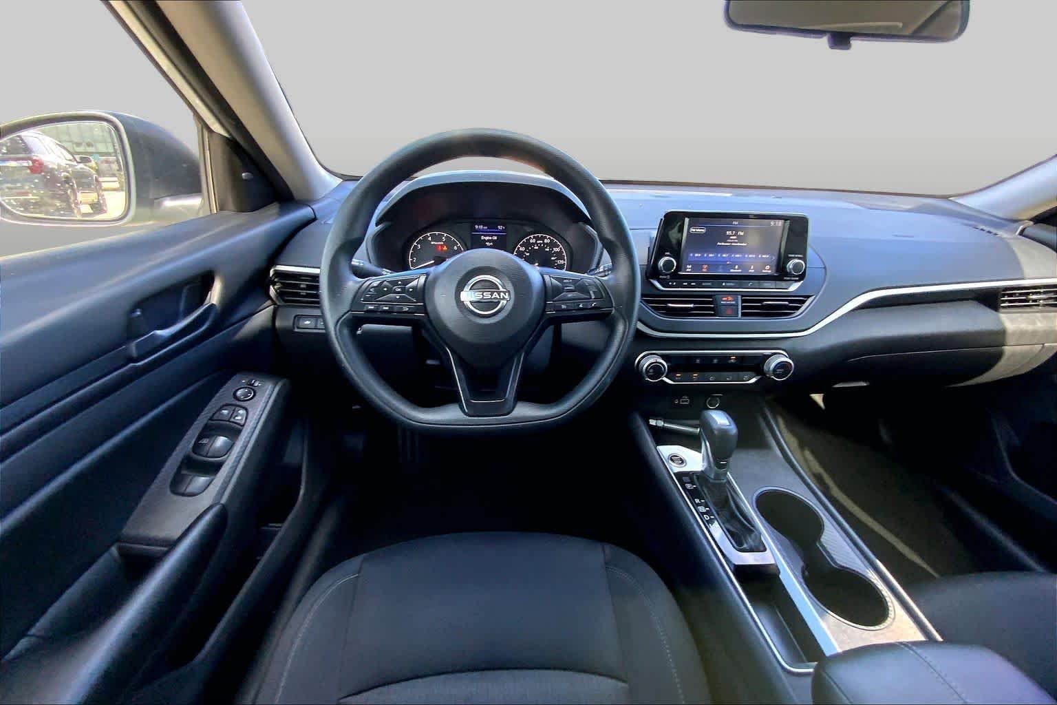 Used 2024 Glacier White Nissan 2.5 S image 6