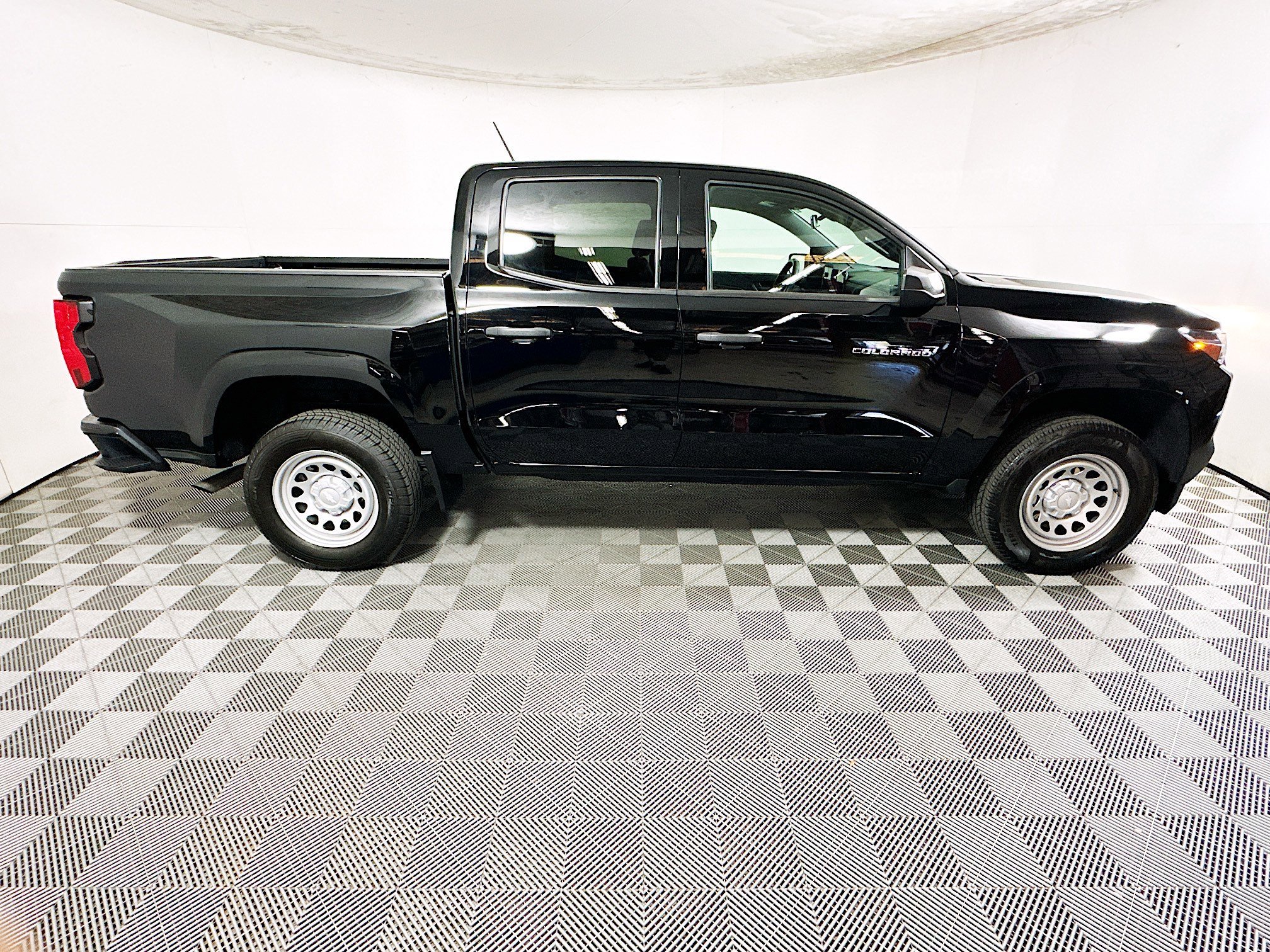 2024 Chevrolet Colorado thumbnail 4