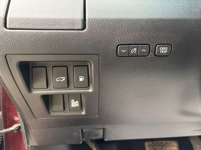Used 2013  Lexus 350 image 28