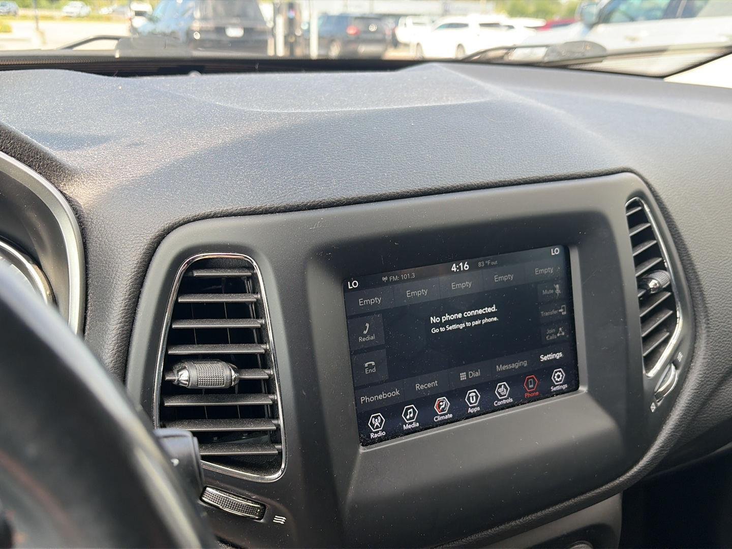 Used 2020 Laser Blue Pearlcoat Jeep Latitude image 10