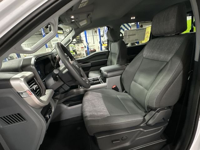 New 2026 Oxford White Ford F-250® XLT image 17