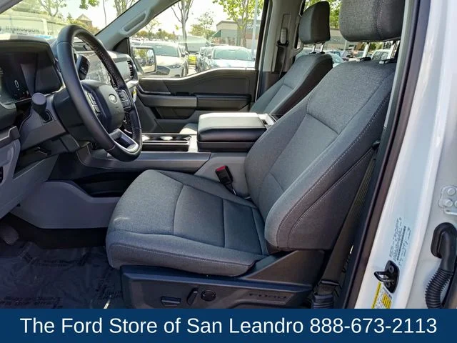 Used 2025 Oxford White Ford XLT image 11