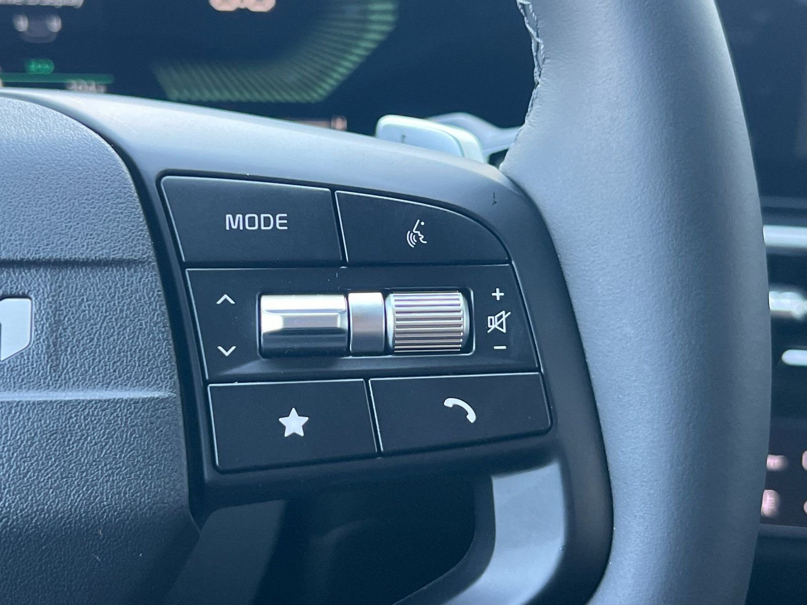 New 2027 Gravity Gray Kia LX image 27