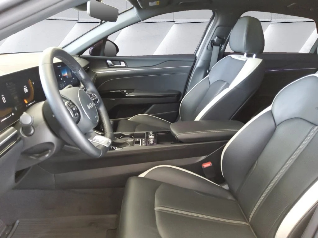 Certified Used 2025 Gray Kia GT-Line image 7