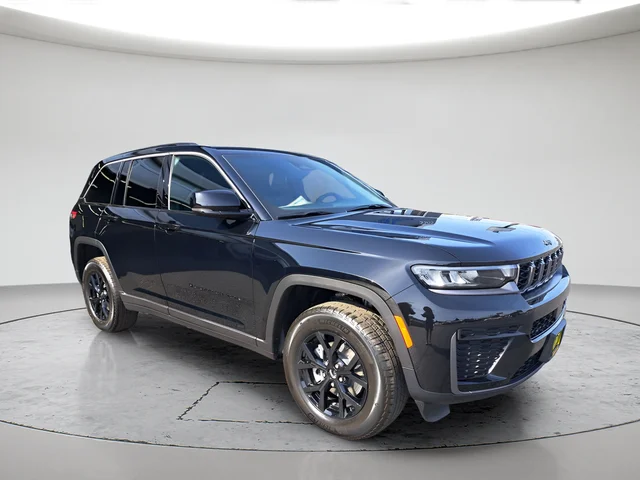 2026 Jeep Grand Cherokee Laredo Altitude