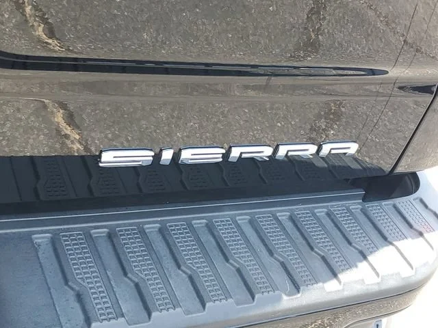 Used 2024 Onyx Black GMC Denali image 27