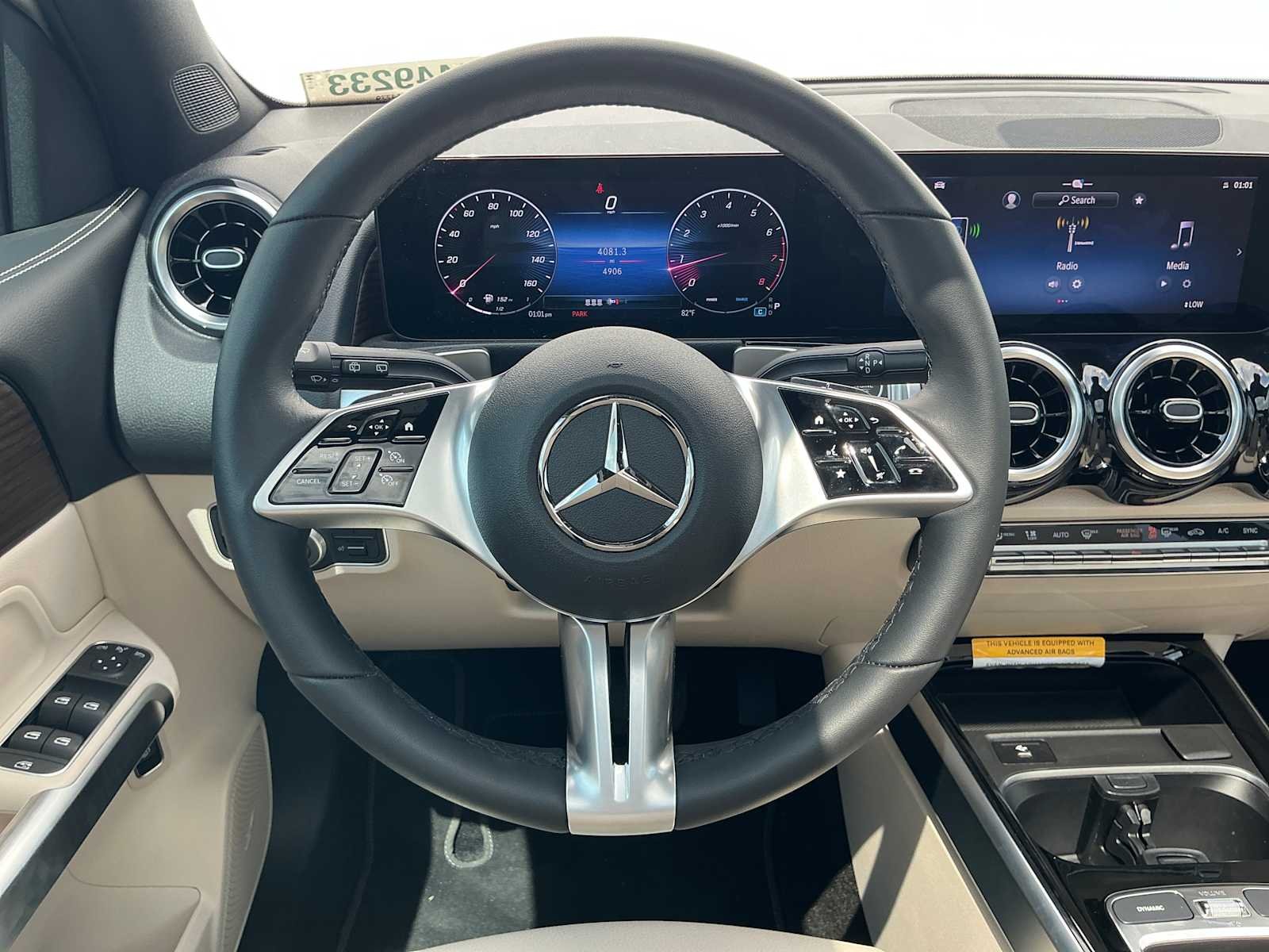 Used 2026 Polar White Mercedes-Benz GLB 250 image 21