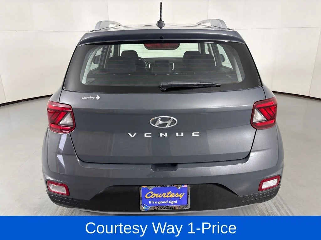 Used 2025 Gray Hyundai SEL image 9