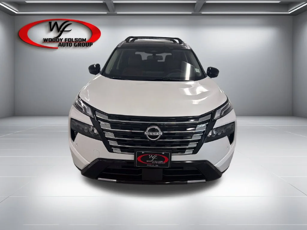 New 2026 Everest White Pearl TriCoat / Super Black Two-tone Nissan Platinum image 2