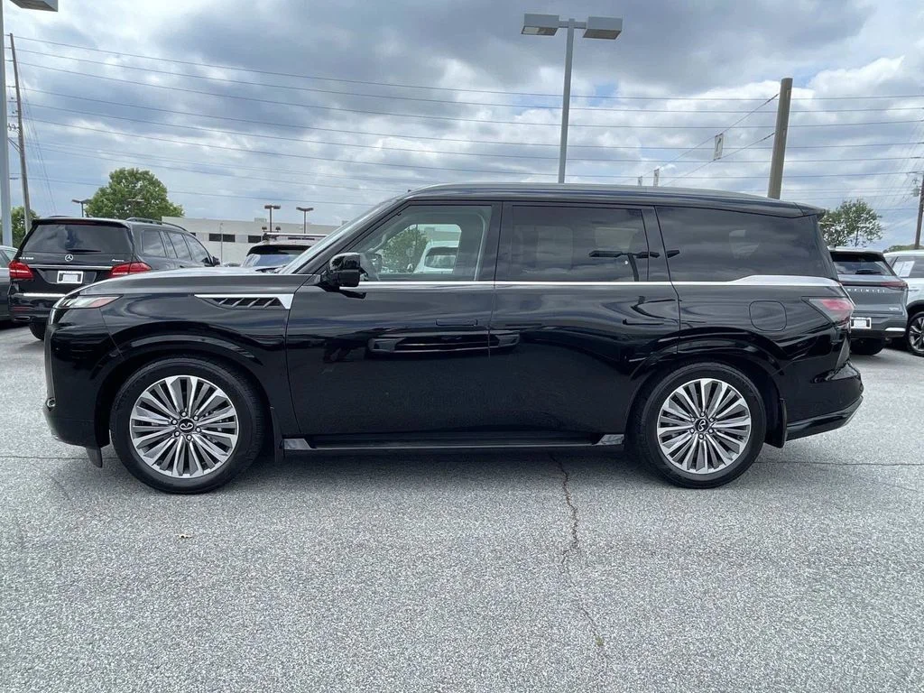 Used 2025 Black INFINITI LUXE image 2
