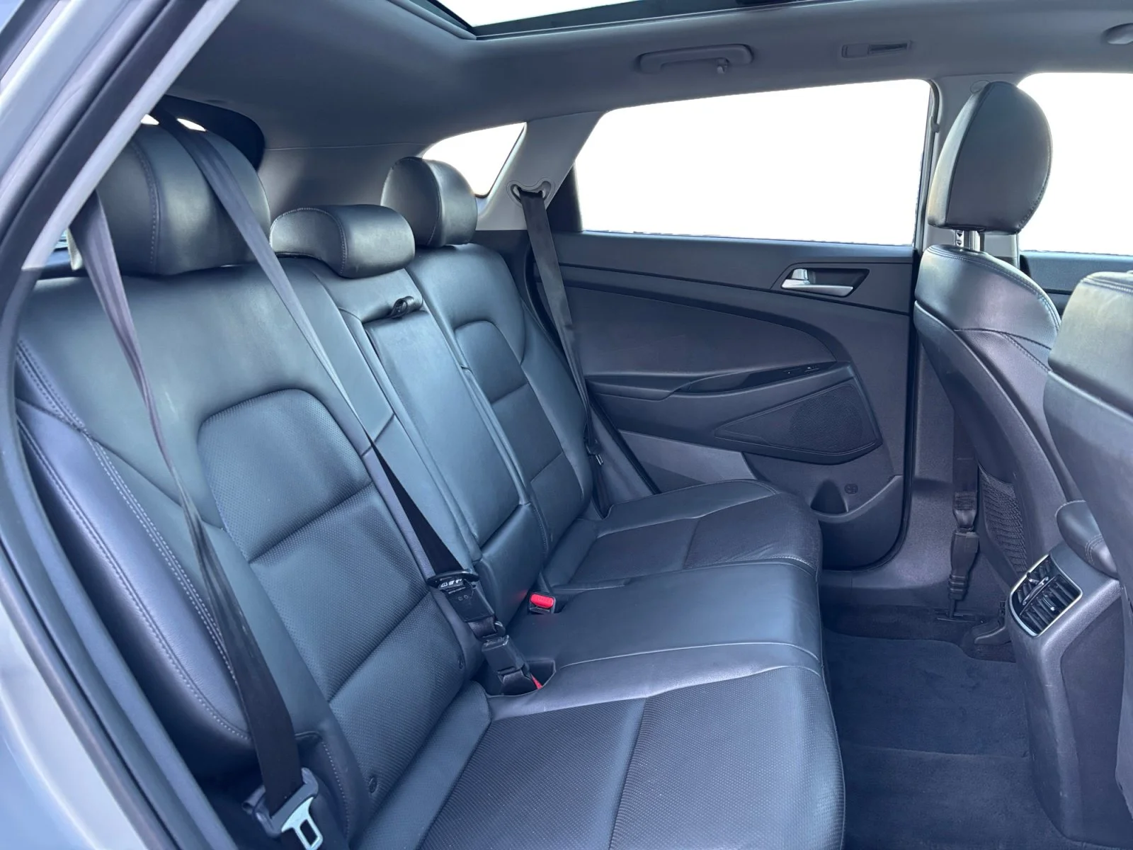 Used 2020 Silver Hyundai Preferred image 18