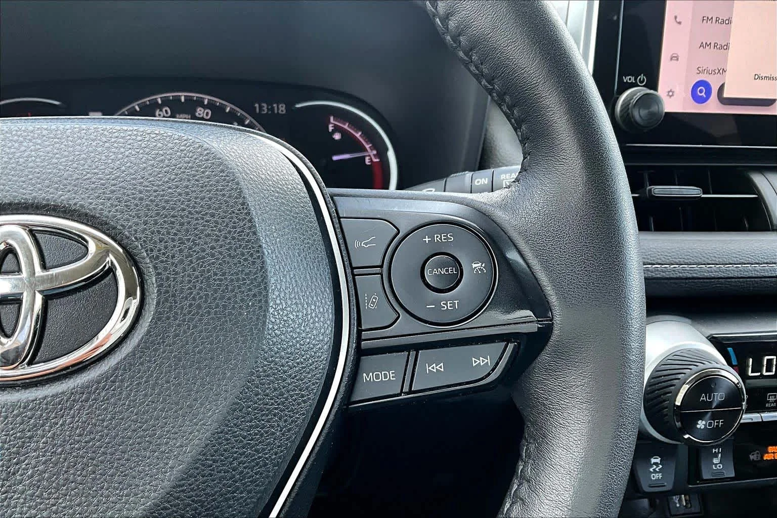 2023 Toyota RAV4 XLE - Photo 24