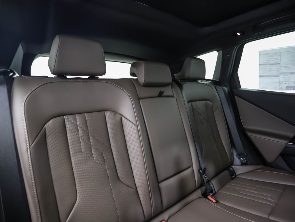 Used 2026 Gray Metallic BMW 30 xDrive image 28