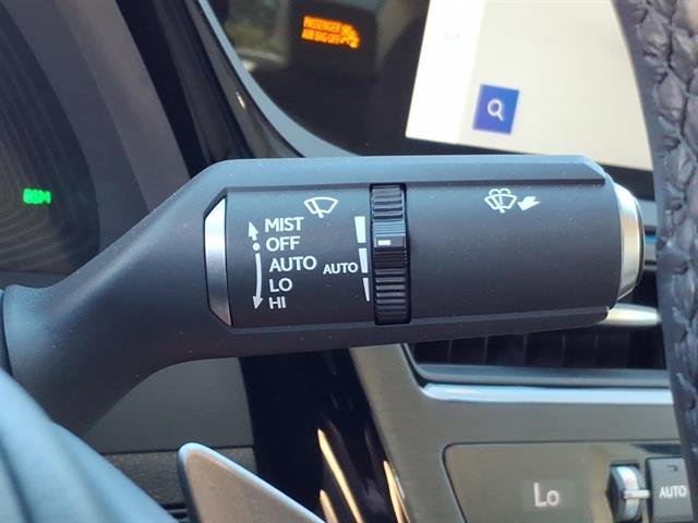 2025 Lexus ES Hybrid 300h - Photo 27