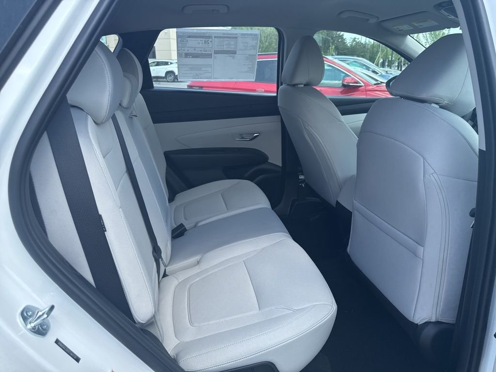 New 2026 White Hyundai SE image 31