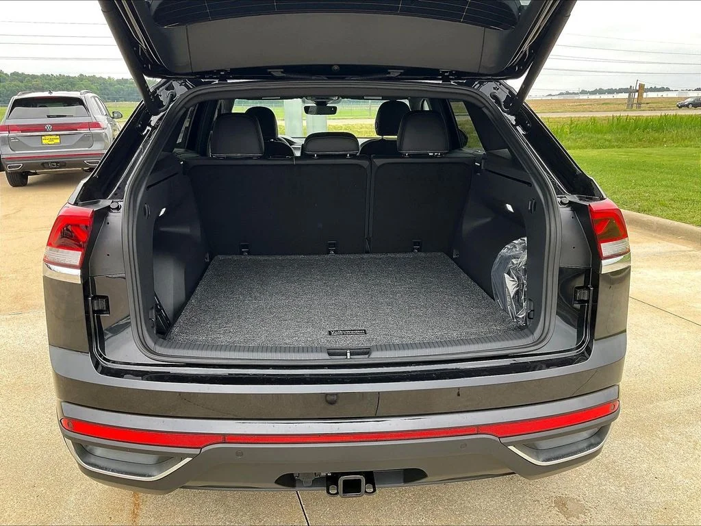 New 2026 Black Volkswagen SE w/Technology image 14
