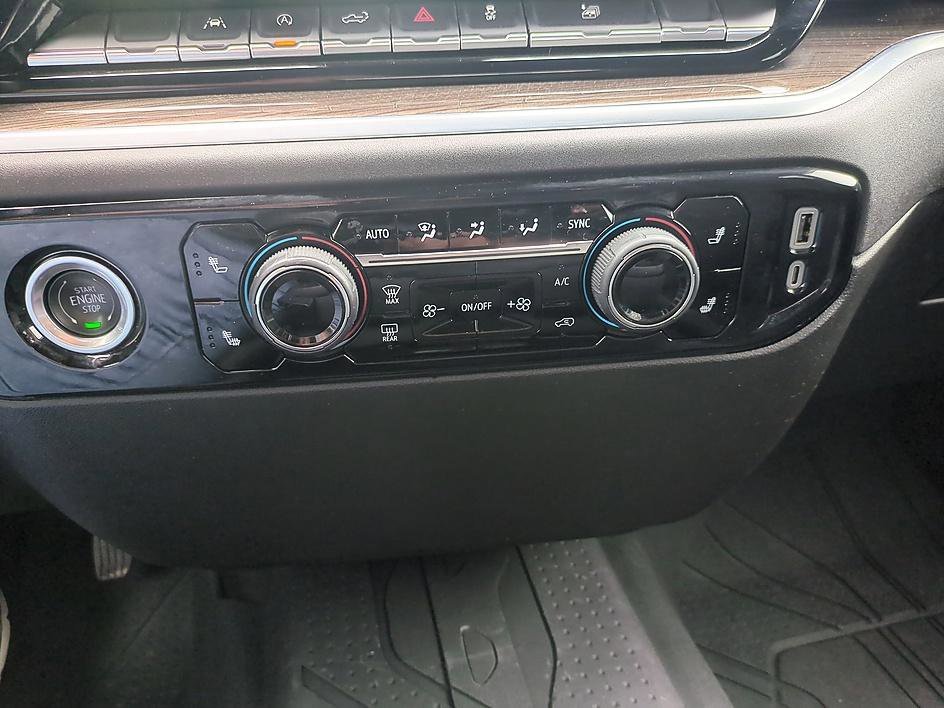 Used 2024 Summit White Chevrolet RST image 24