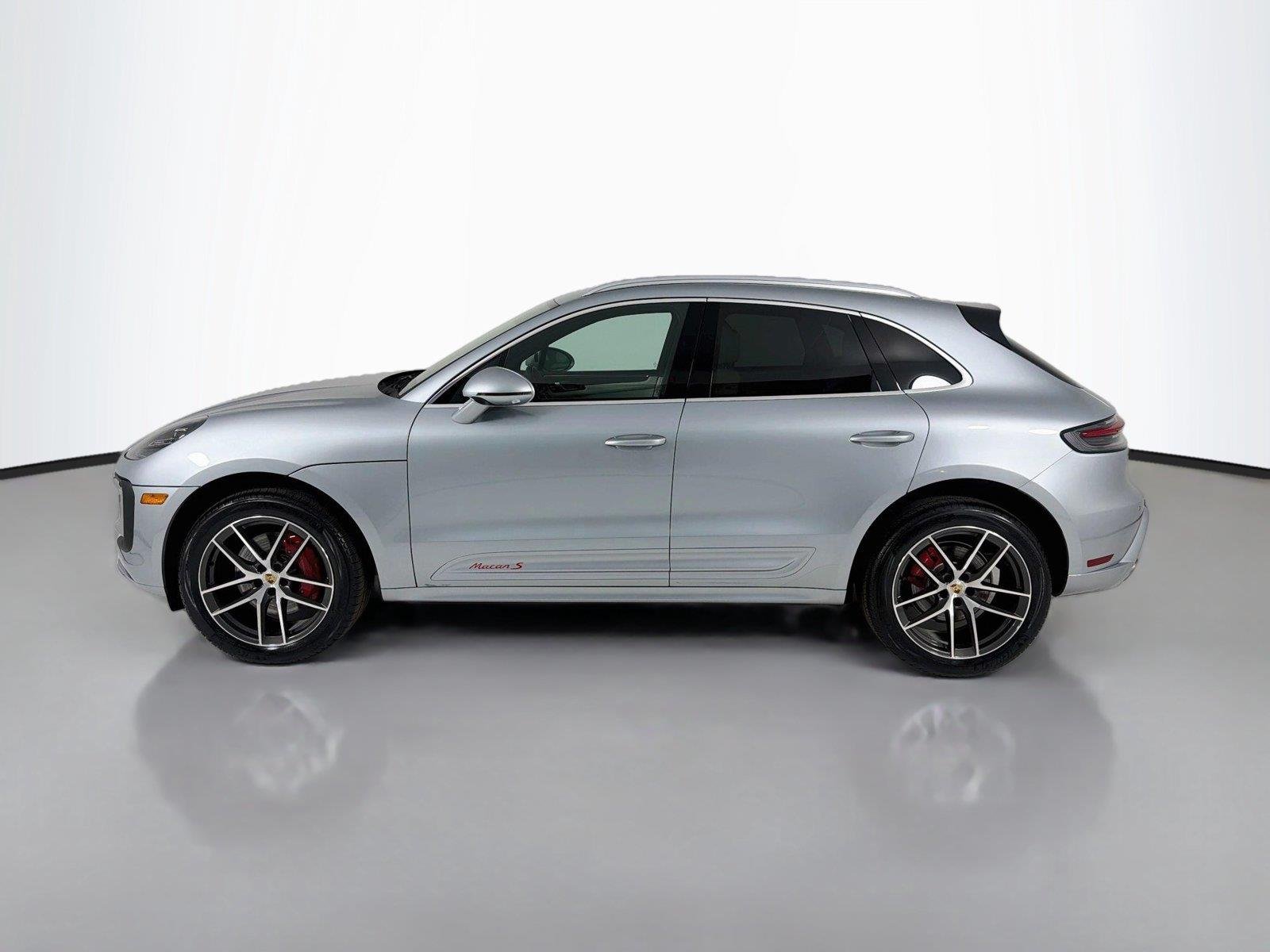 Used 2023 Dolomite Silver Metallic Porsche S image 2