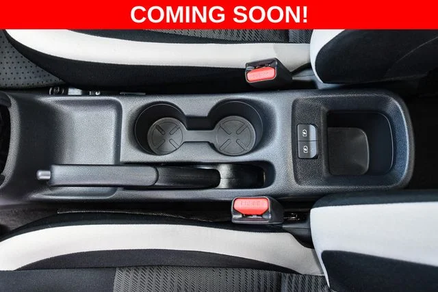 Used 2021 Black Nissan 1.6 SV image 33