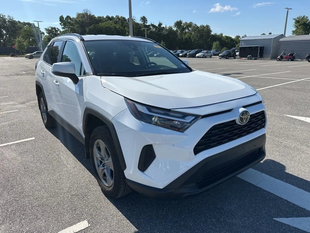 2025 Toyota RAV4 XLE FWD's photo