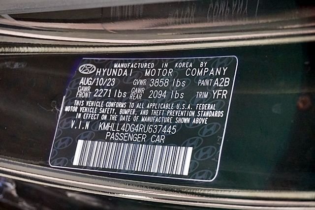 Used 2024 Black Hyundai SE image 30