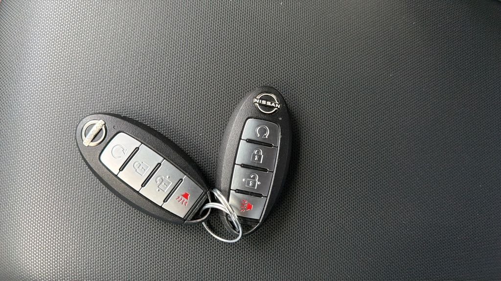 Used 2022 Black Nissan PRO-4X image 36