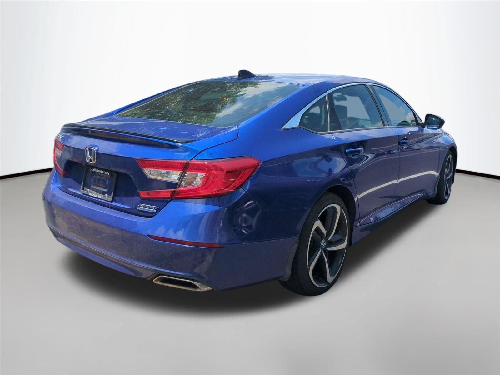 Used 2022 Still Night Pearl Honda Sport SE image 4