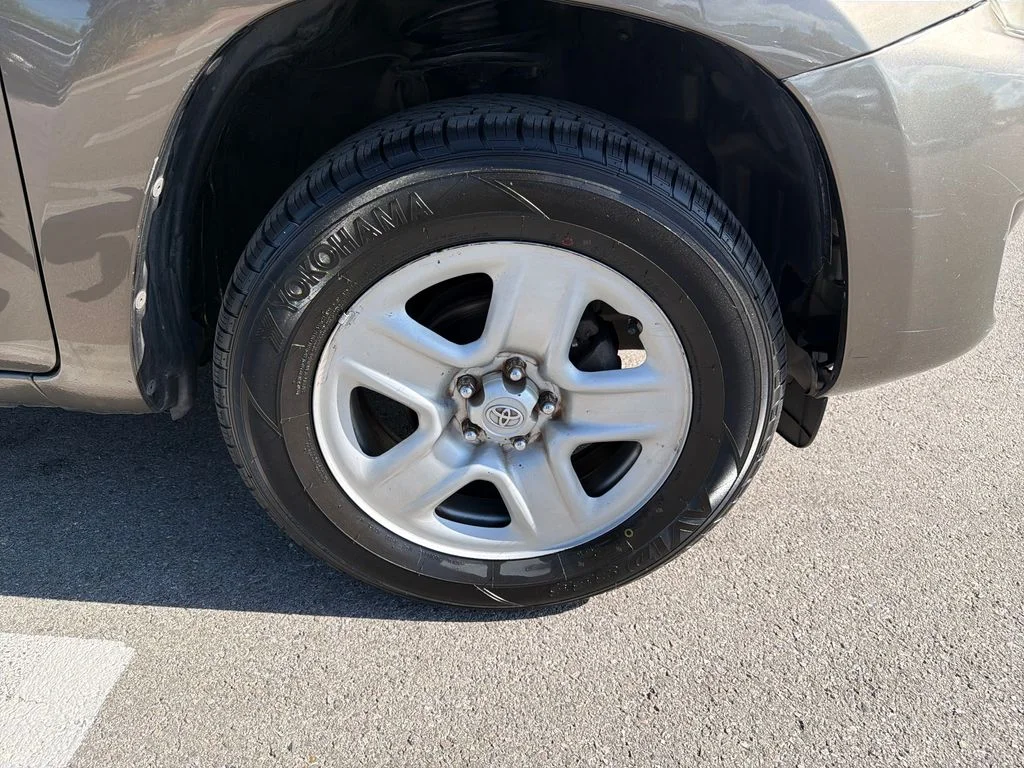 Used 2010 Brown Toyota Base image 14