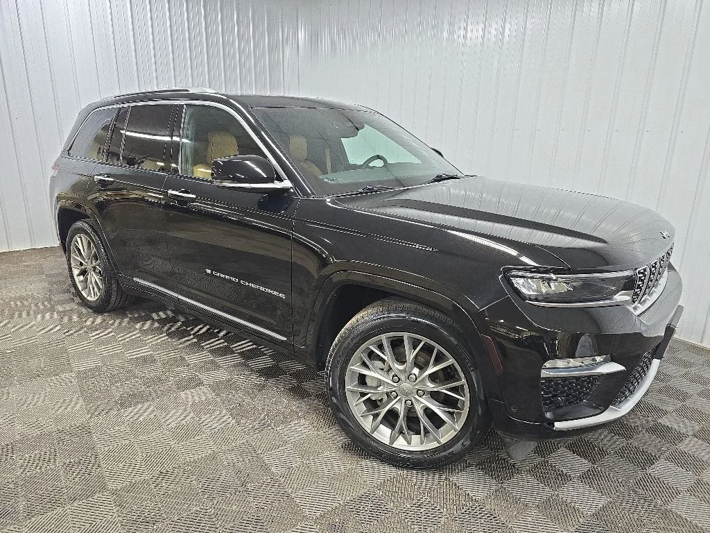 Used 2023 Black Jeep Summit image 7